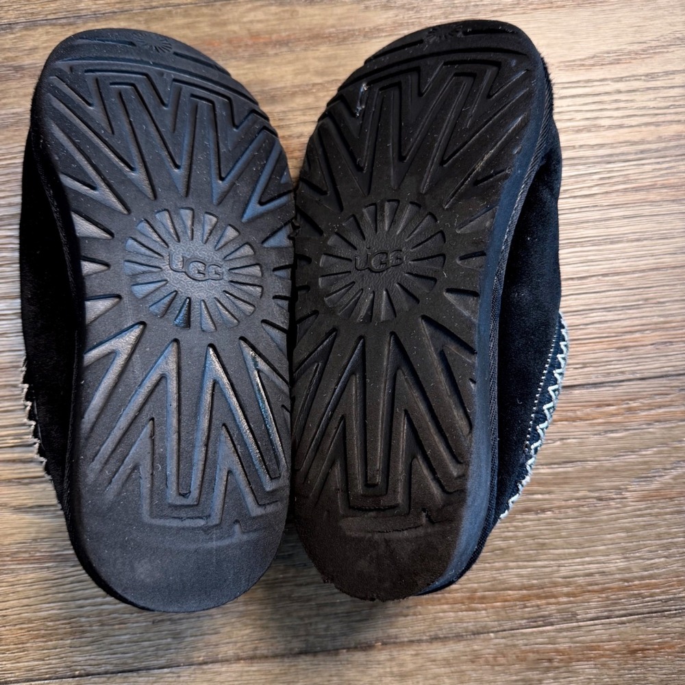UGG Tasman Black Suede Sheepskin Lined Slip On Clog Slippers Women's 6 - Picture 8 of 12